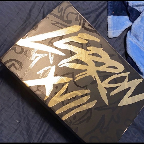 Lebron 17 size 7 - Picture 1 of 4